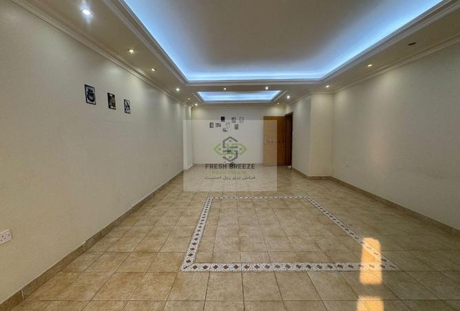 983557 - Property Image 2