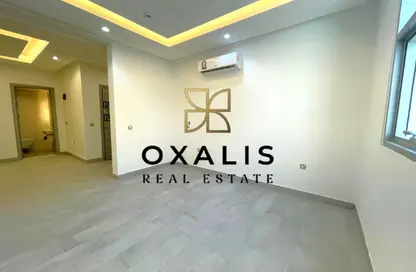 Apartment - 2 Bedrooms - 2 Bathrooms for rent in Al Nasr Street - Al Nasr - Doha