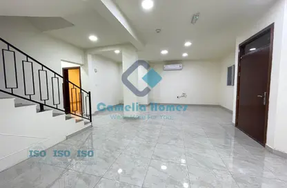 مجمع سكني - 6 غرف نوم - 5 حمامات للايجار في أبو هامور - الدوحة