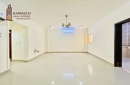 Apartment - 1 Bedroom - 2 Bathrooms for rent in Umm Ghuwailina - Doha
