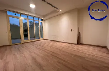 فيلا - 4 غرف نوم - 7 حمامات للايجار في جناين الوعب - الوعب - الدوحة