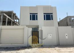 Villa - 6 bedrooms - 5 bathrooms for sale in Ain Khaled - Ain Khaled - Doha