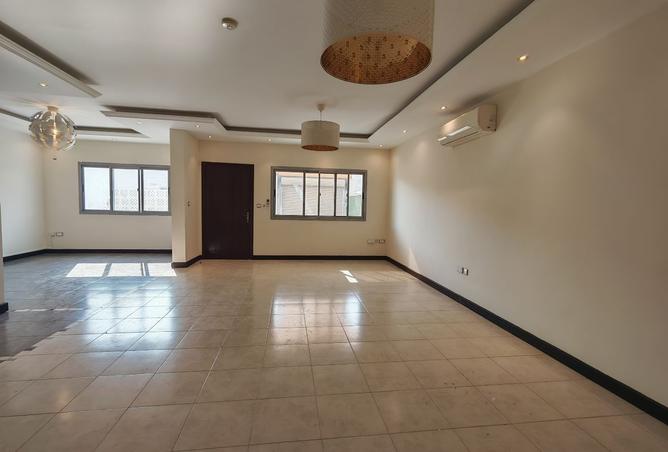 975244 - Property Image 2