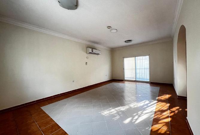 995355 - Property Image 3