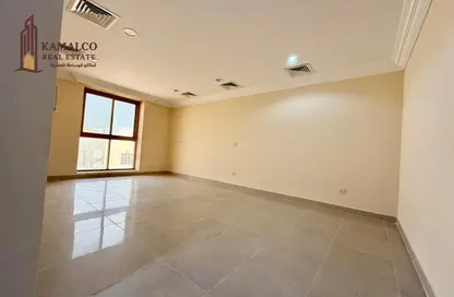 Apartment - 2 Bedrooms - 3 Bathrooms for rent in Al Sadd Road - Al Sadd - Doha