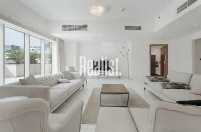 Apartment - 4 Bedrooms - 5 Bathrooms for rent in West Bay Tower - West Bay - West Bay - Doha