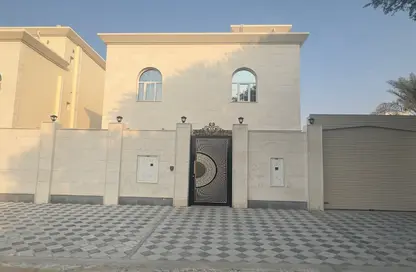 فيلا - 7 غرف نوم - 3 حمامات للبيع في أم صلال علي - أم صلال على - الدوحة