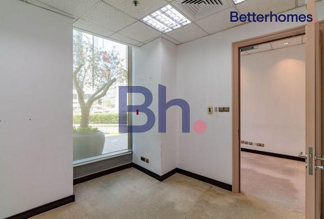 912071 - Property Image 3