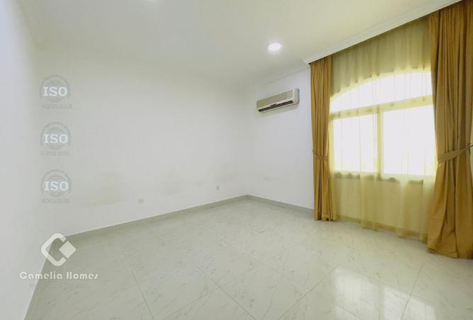 945193 - Property Image 2