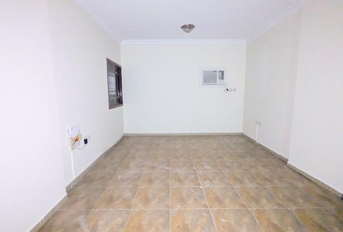 955706 - Property Main Image