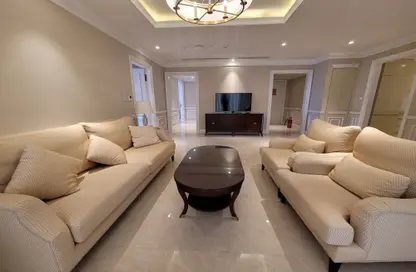 Apartment - 2 Bedrooms - 3 Bathrooms for rent in West Bay Tower - West Bay - West Bay - Doha