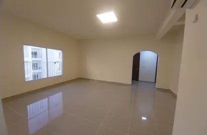 شقة - 2 غرف نوم - 2 حمامات للايجار في شارع الجزيره - فريج بن محمود الشمالي - فريج بن محمود - الدوحة