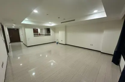 Apartment - 1 Bedroom - 2 Bathrooms for rent in East Porto Drive - Porto Arabia - The Pearl Island - Doha