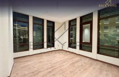 Apartment - 2 Bedrooms - 3 Bathrooms for rent in The Garden - Floresta Gardens - The Pearl Island - Doha