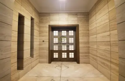 فيلا - 4 غرف نوم - 4 حمامات للايجار في شارع النعيجة - غرب الهلال - الهلال - الدوحة