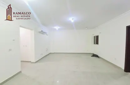 Apartment - 1 Bedroom - 2 Bathrooms for rent in Umm Ghuwalina - Umm Ghuwailina - Doha