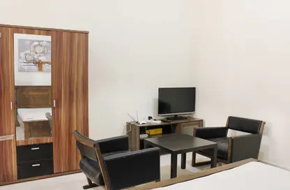 Apartment - Studio - 1 Bathroom for rent in Izghawa - Izghawa - Doha