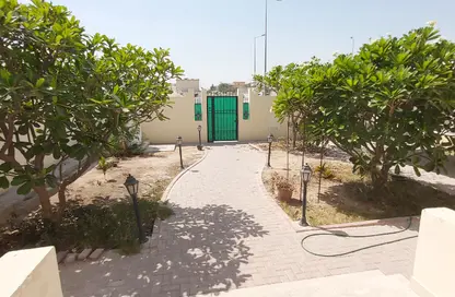 فيلا - 3 غرف نوم - 4 حمامات للايجار في المعمورة - المعمورة - الدوحة
