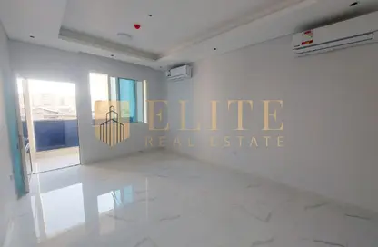 Apartment - 3 Bedrooms - 3 Bathrooms for rent in Musheireb Apartments - Musheireb - Doha
