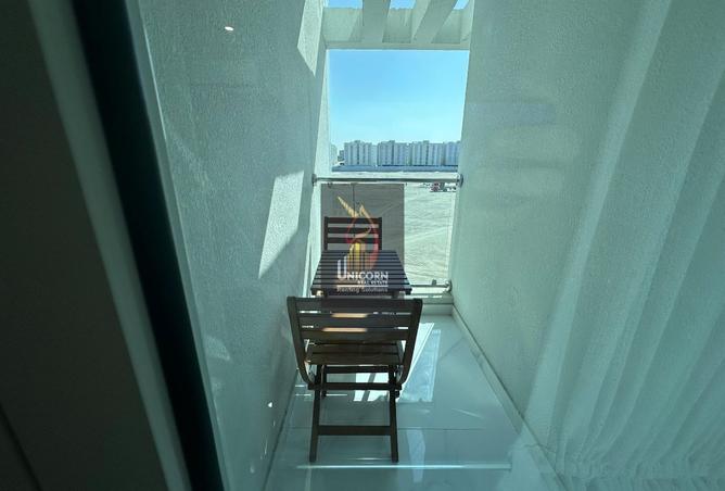 987301 - Property Image 3