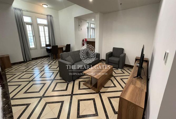 974444 - Property Image 2