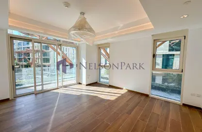 Apartment - 3 Bedrooms - 5 Bathrooms for rent in Gewan Island - The Pearl Island - Doha