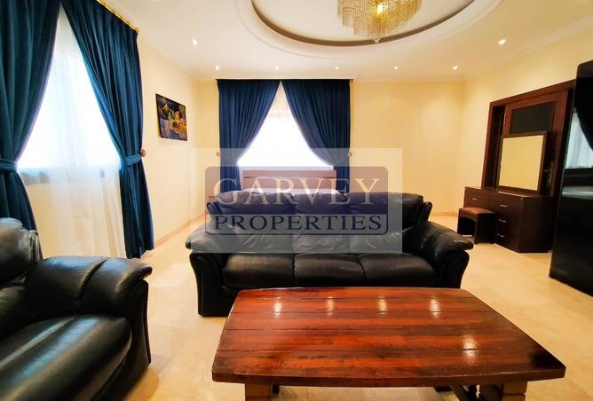 932660 - Property Image 3