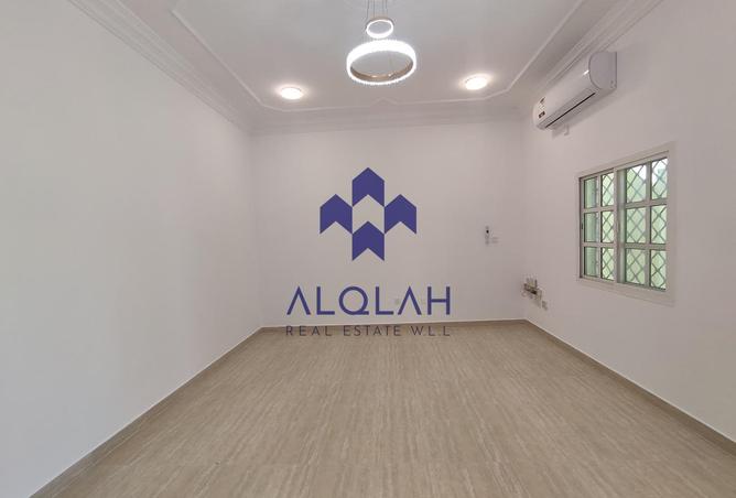 945462 - Property Image 2