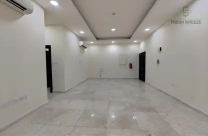 Apartment - 3 Bedrooms - 3 Bathrooms for rent in Al Nasr Street - Al Nasr - Doha