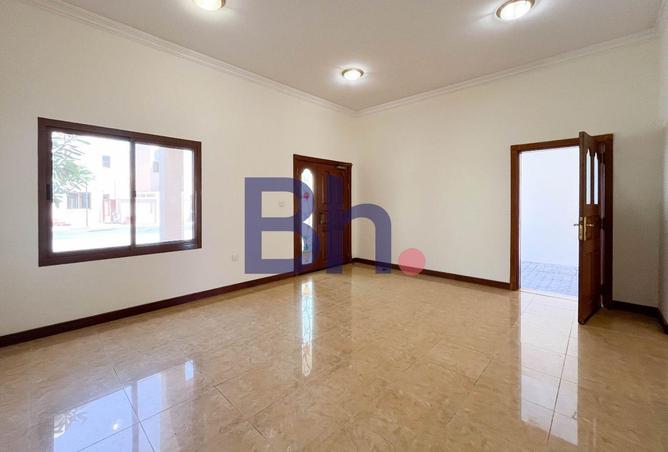 988763 - Property Image 3