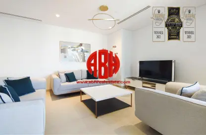 Apartment - 2 Bedrooms - 3 Bathrooms for rent in The Garden - Floresta Gardens - The Pearl Island - Doha