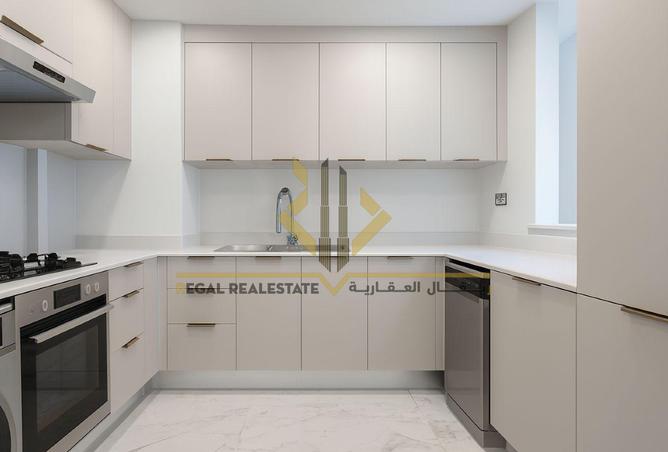 989698 - Property Image 2