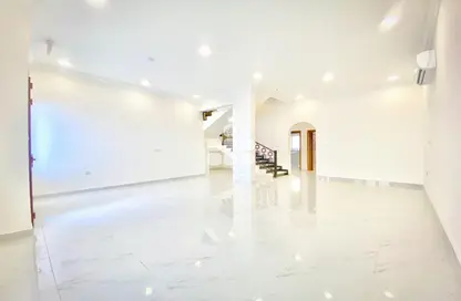 مجمع سكني - 7 غرف نوم - 8 حمامات للايجار في Hazm Al Markhiya - الدوحة