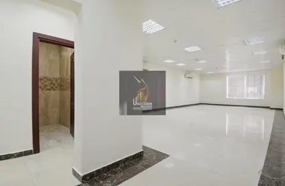 مساحات مكتبية - استوديو - 1 حمام للايجار في مبنى سلوي التجاري - طريق سلوى - الدوحة