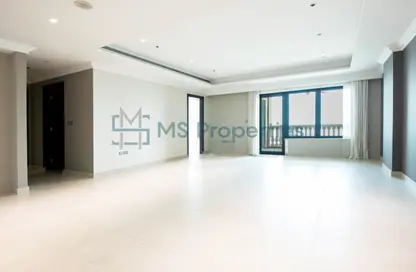 Apartment - 2 Bedrooms - 3 Bathrooms for sale in West Porto Drive - Porto Arabia - The Pearl Island - Doha